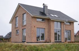 Designhaus in offener moderner  Bauweise  mit  Galerie, Sauna